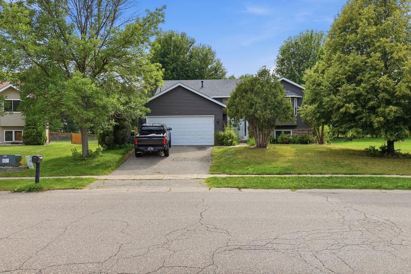 17373 Glencoe Ave, Lakeville, MN 55044