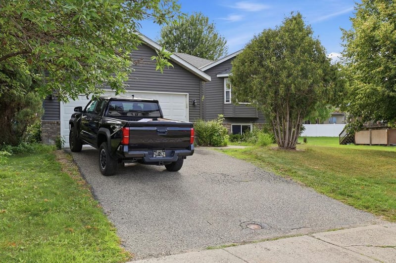 17373 Glencoe Ave, Lakeville, MN 55044