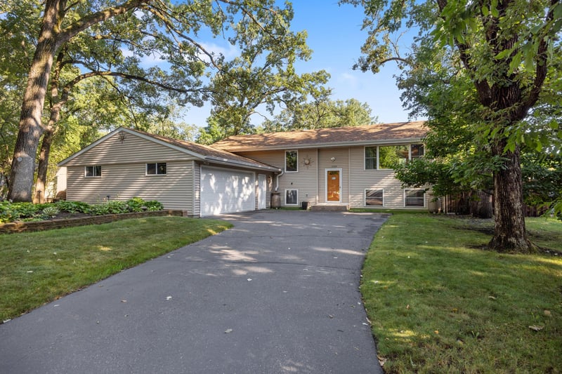 11030 135th Cir N, Champlin, MN 55316