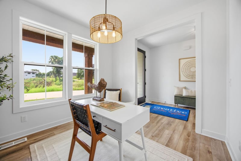 2415 Laurie Ct, Roseville, MN 55113