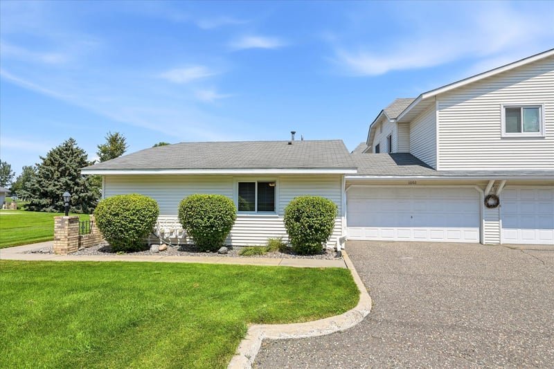 11102 Drake St NW, Coon Rapids, MN 55433