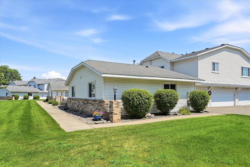 11102 Drake St NW, Coon Rapids, MN 55433