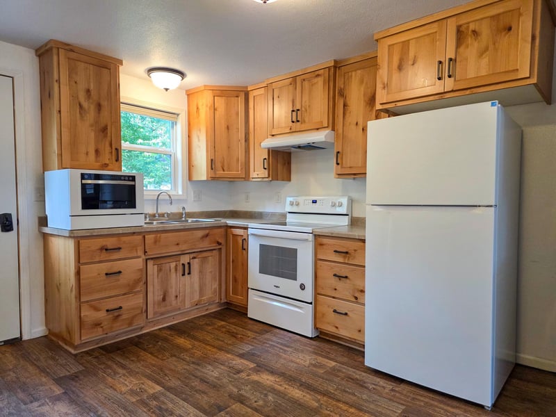 810 5th Ave SE, Little Falls, MN 56345