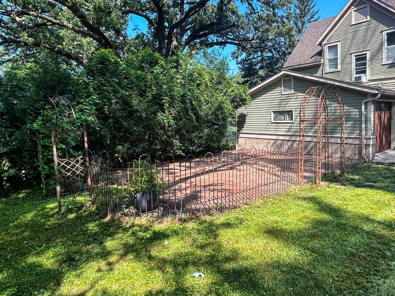 327 E Pearl St, Owatonna, MN 55060