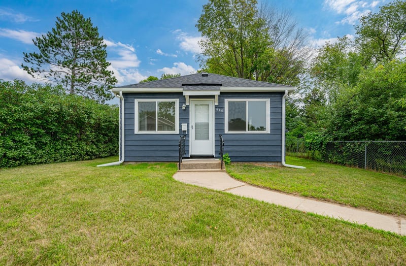606 NW 7th Ave, Grand Rapids, MN 55744