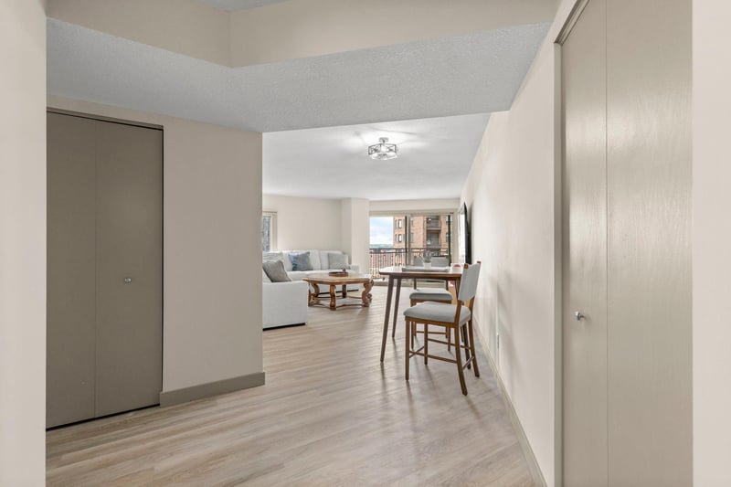 1225 Lasalle Ave #1502, Minneapolis, MN 55403