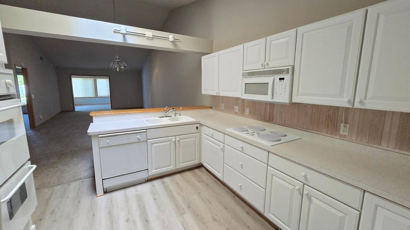 14406 Edgewood Ave, Savage, MN 55378
