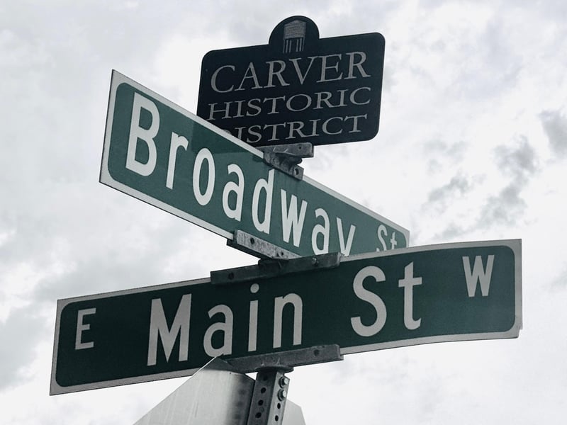 113 4th St E, Carver, MN 55315