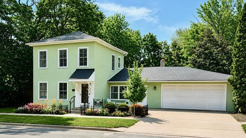 113 4th St E, Carver, MN 55315