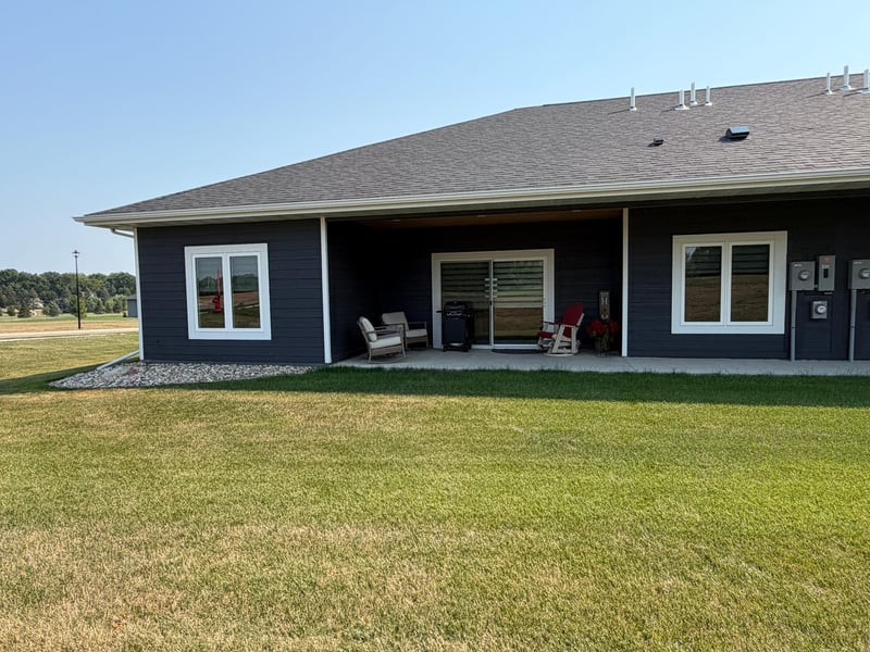 719 Tallgrass Cir, Luverne, MN 56156