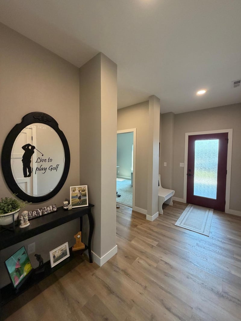719 Tallgrass Cir, Luverne, MN 56156