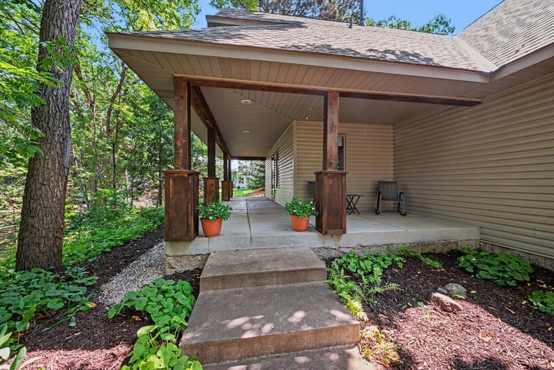 2430 Larpenteur Ave E, Maplewood, MN 55109