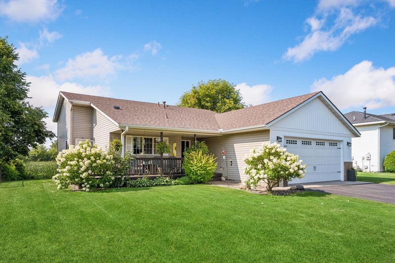 9193 Fallon Dr NE, Monticello, MN 55362