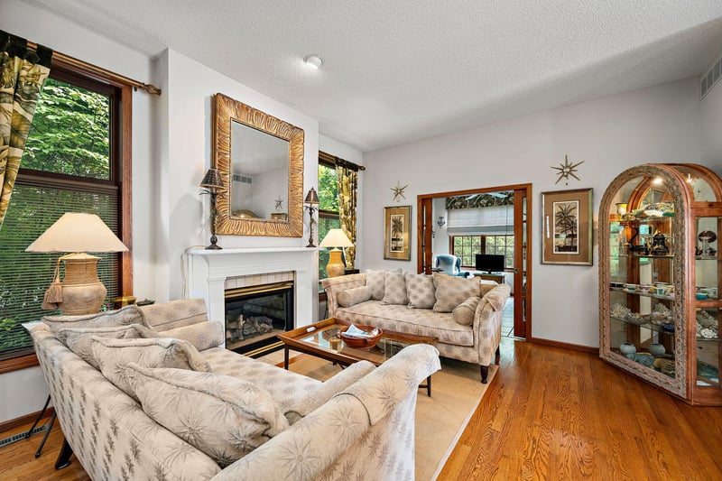 4678 Aspen Ridge Cir, Eagan, MN 55122