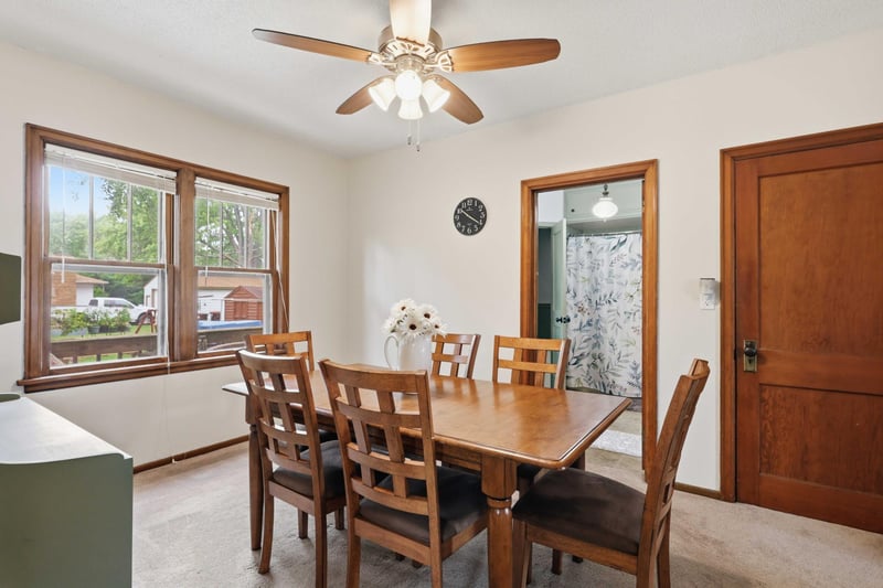 11 Wood St N, Mora, MN 55051