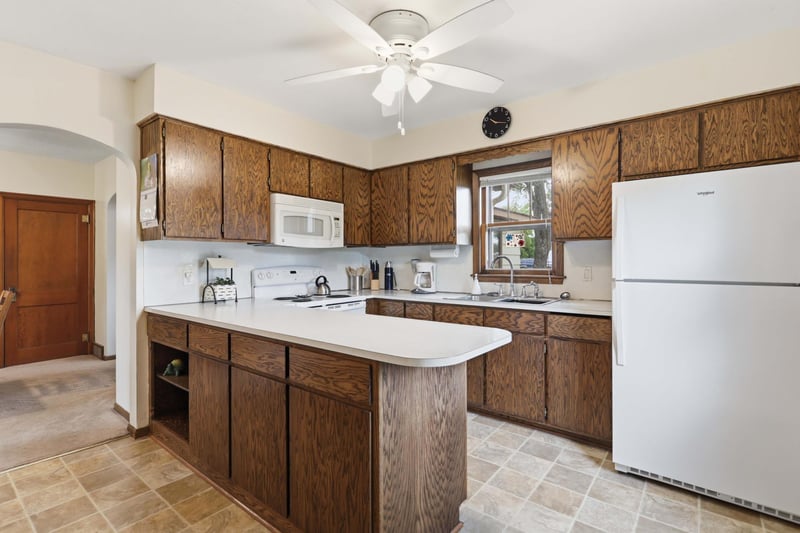 11 Wood St N, Mora, MN 55051