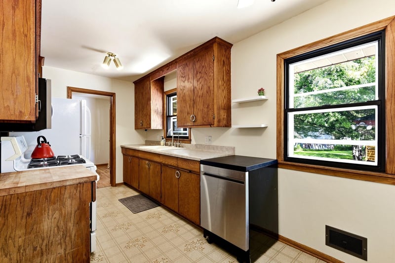 7024 Drew Ave N, Brooklyn Center, MN 55429