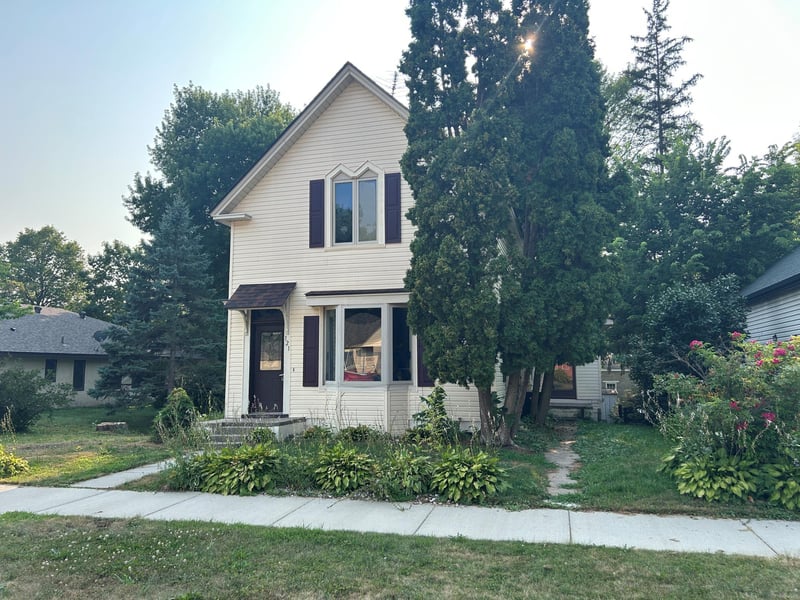 121 2nd St S, Delano, MN 55328