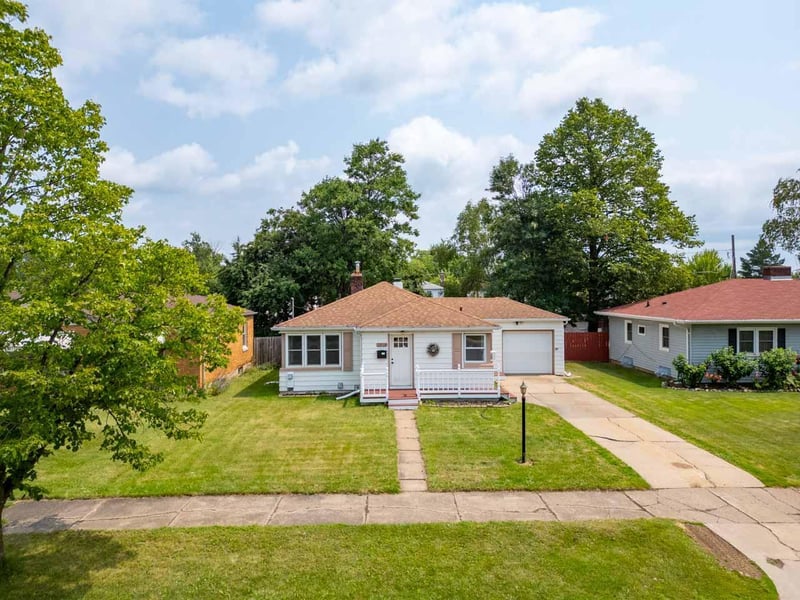 2434 9th Ave E, Hibbing, MN 55746