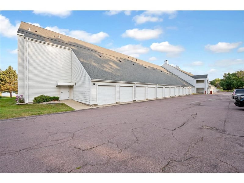 101 Albion Ave #201, Fairmont, MN 56031