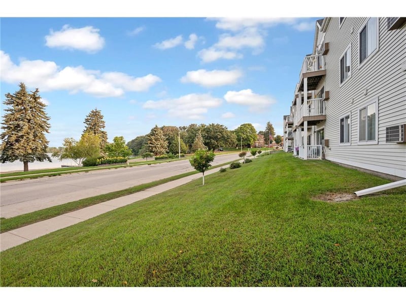 101 Albion Ave #201, Fairmont, MN 56031