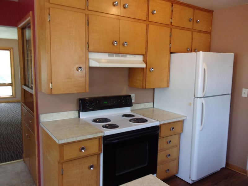 218 E 2nd St, Blue Earth, MN 56013