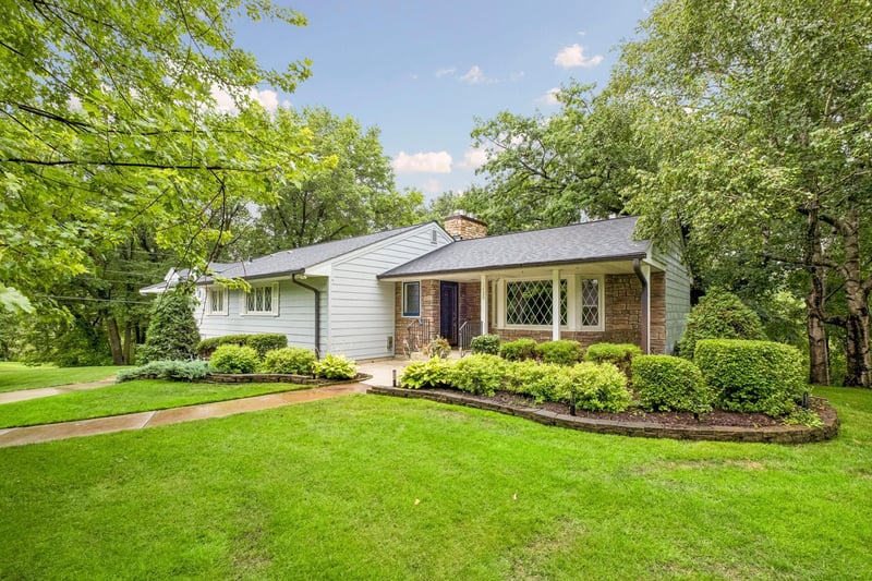 129 Teresa Dr, West Saint Paul, MN 55118