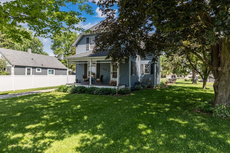 210 W Summit Ave, Ellsworth, WI 54011