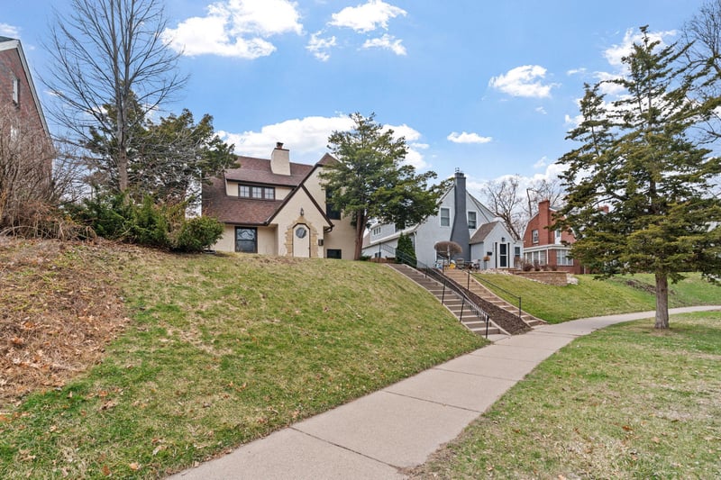 2790 Dean Pw, Minneapolis, MN 55416