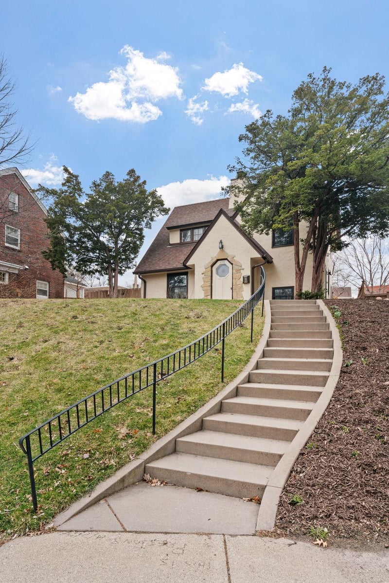 2790 Dean Pw, Minneapolis, MN 55416