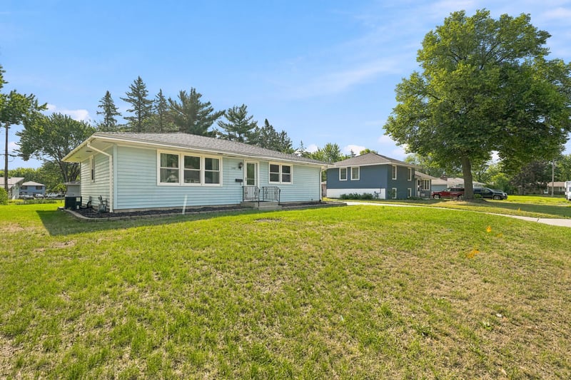 1148 Aurora Ave, Saint Paul Park, MN 55071