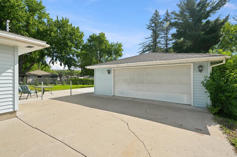 1148 Aurora Ave, Saint Paul Park, MN 55071