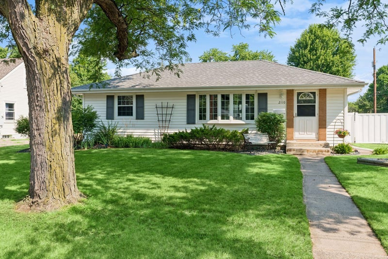 2110 E 87th St, Bloomington, MN 55425