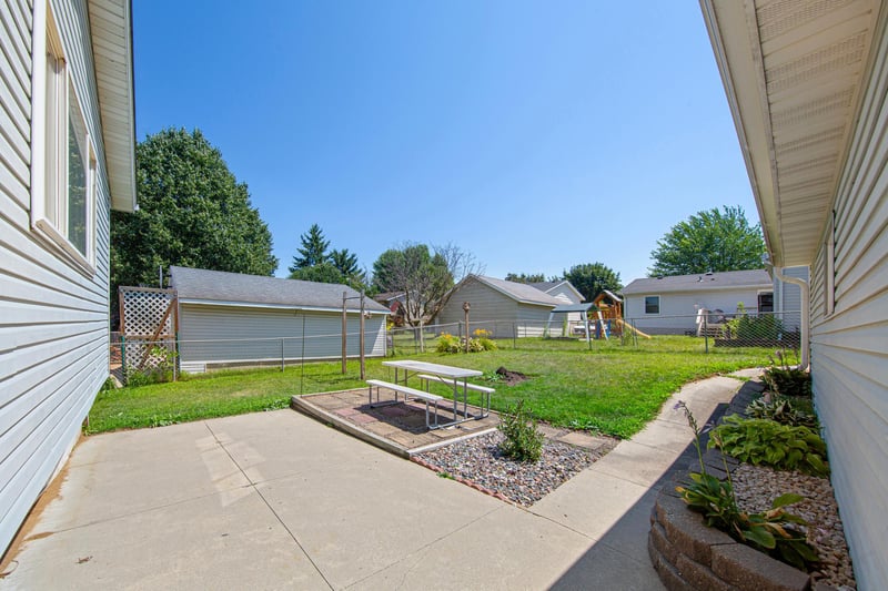 2114 51st St NW, Rochester, MN 55901