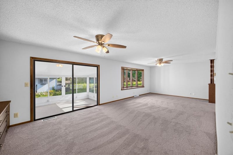 508 E Main St, Hayfield, MN 55940