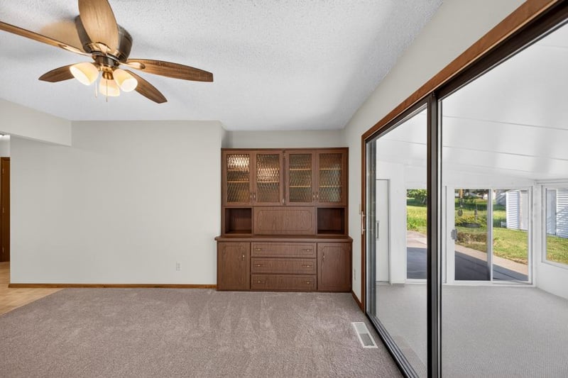 508 E Main St, Hayfield, MN 55940