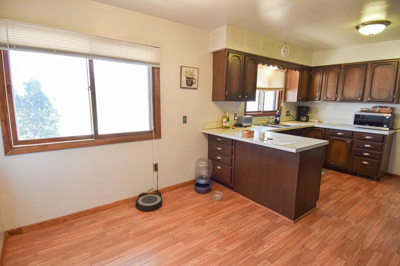 245 Kneale Ave N, Thief River Falls, MN 56701