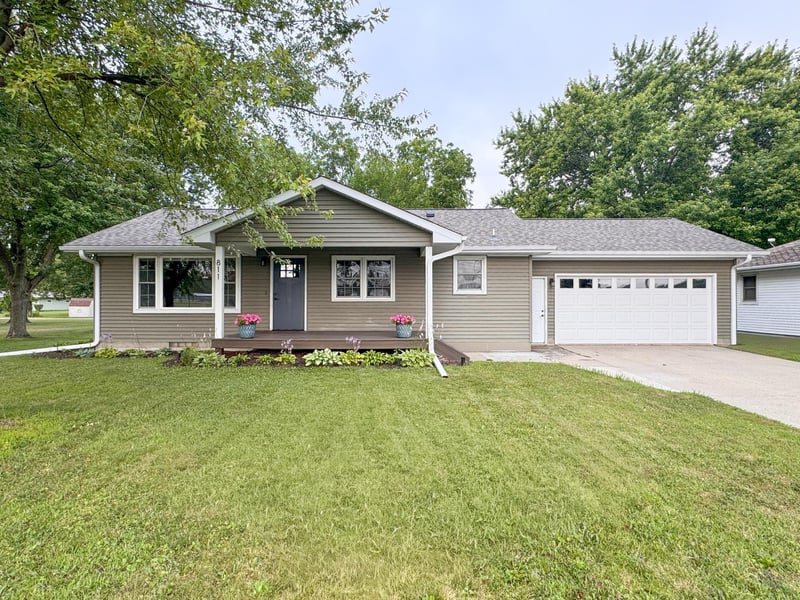 811 8th St, Gaylord, MN 55334