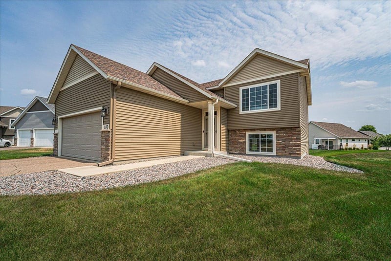180 Tuttle Dr, Hastings, MN 55033