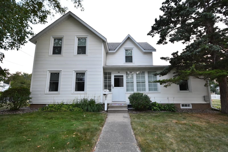 196 Mill St, Zumbrota, MN 55992
