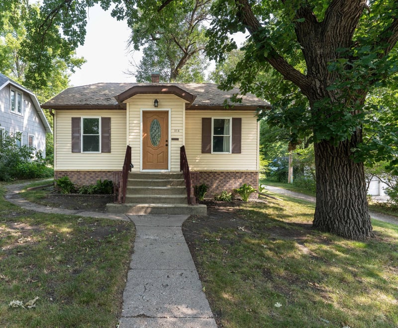 314 Birch Ave W, Fergus Falls, MN 56537