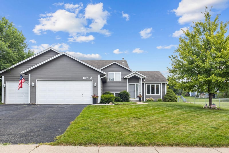 15712 Crocus Ave W, Rosemount, MN 55068