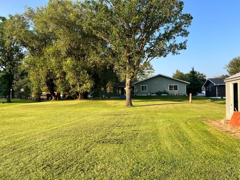 2689 and 2688 Oak Loop NW, Baudette, MN 56623