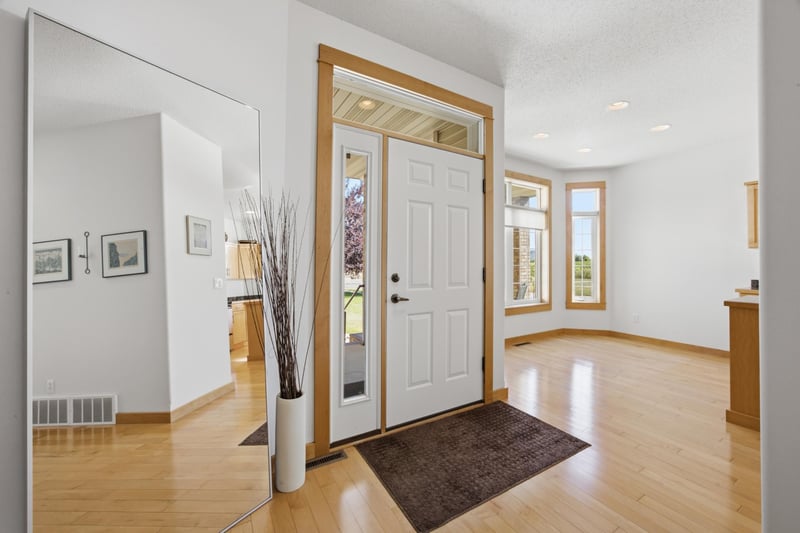 547 Allyson Cir, Moorhead, MN 56560