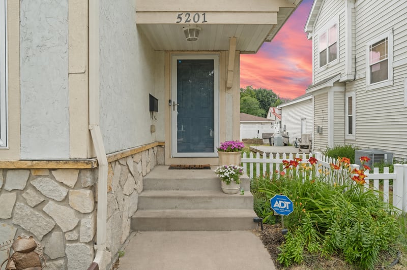 5201 Humboldt Ave N, Minneapolis, MN 55430