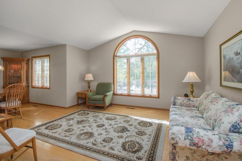 19363 Eureka Ct, Farmington, MN 55024