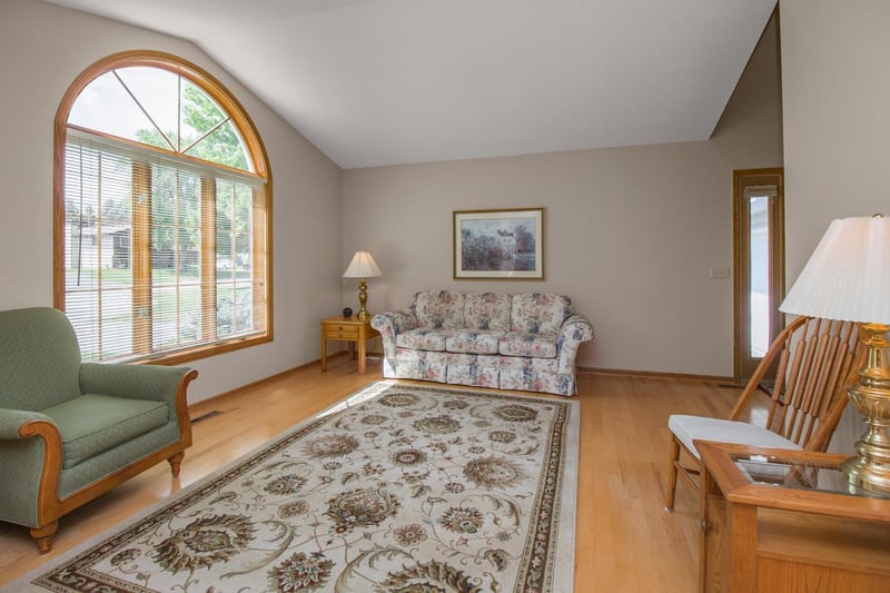 19363 Eureka Ct, Farmington, MN 55024