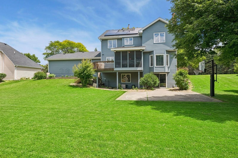 4215 Juneau Ln N, Plymouth, MN 55446