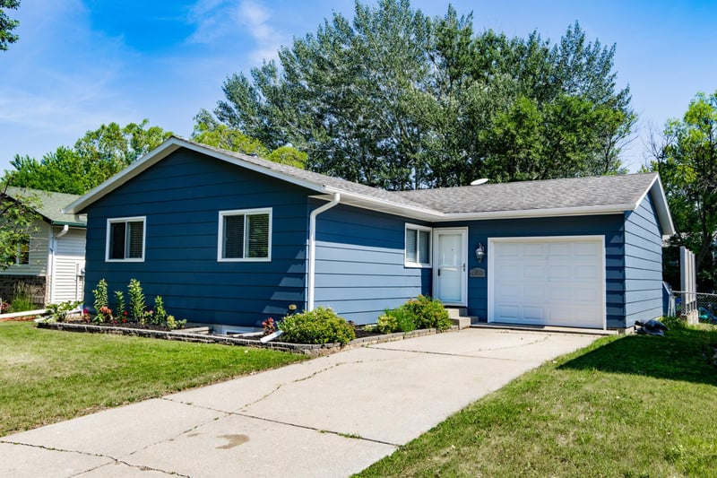 2925 14th Ave S, Moorhead, MN 56560