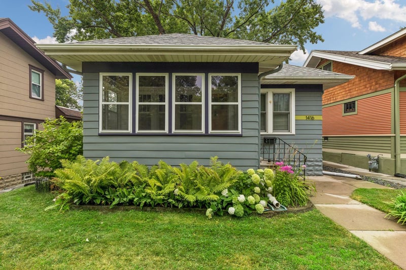 1416 Saint Clair Ave, Saint Paul, MN 55105